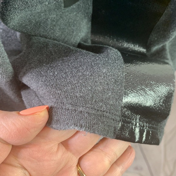 Victoria Secret Sport Women's Gray Cropped Sweatshirt Size Medium Top Pullover - Picture 4 of 5